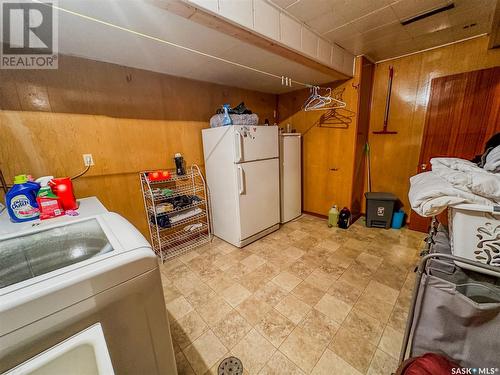 1115 Asquith Drive, Esterhazy, SK - Indoor Photo Showing Laundry Room