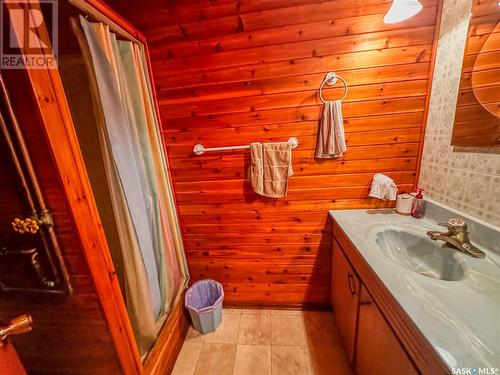 1115 Asquith Drive, Esterhazy, SK - Indoor Photo Showing Bathroom