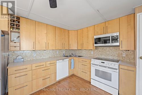 4323 E.R Orser Drive, South Frontenac (Frontenac South), ON - Indoor Photo Showing Kitchen