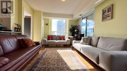 3310 - 18 Spring Garden Avenue, Toronto, ON - Indoor Photo Showing Living Room