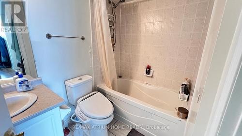 3310 - 18 Spring Garden Avenue, Toronto, ON - Indoor Photo Showing Bathroom