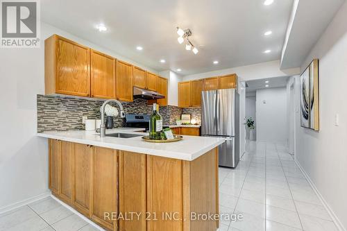 130 Morningview Trail, Toronto, ON - Indoor Photo Showing Kitchen