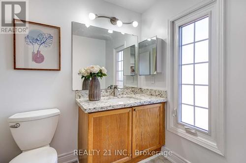 130 Morningview Trail, Toronto, ON - Indoor Photo Showing Bathroom