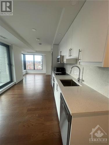 180 George Street Unit#1502, Ottawa, ON - Indoor Photo Showing Kitchen