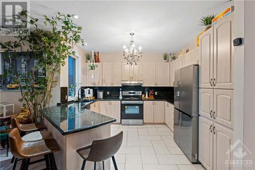 33 Valencia Street, Nepean, ON - Indoor Photo Showing Kitchen