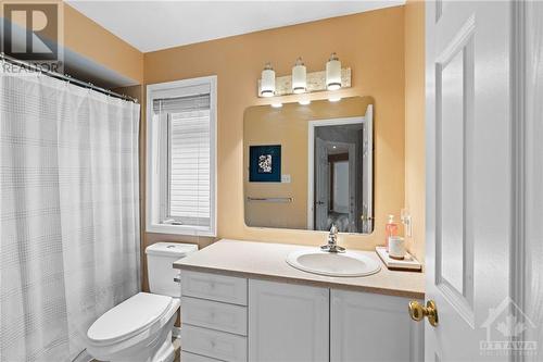 33 Valencia Street, Nepean, ON - Indoor Photo Showing Bathroom