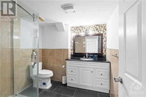 33 Valencia Street, Nepean, ON - Indoor Photo Showing Bathroom