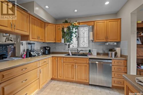 928 Sanderson Crescent, Prince Albert, SK - Indoor Photo Showing Kitchen