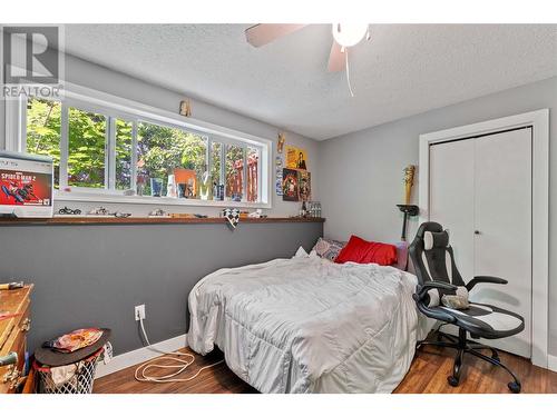 5951 71 Avenue Ne, Salmon Arm, BC - Indoor Photo Showing Bedroom