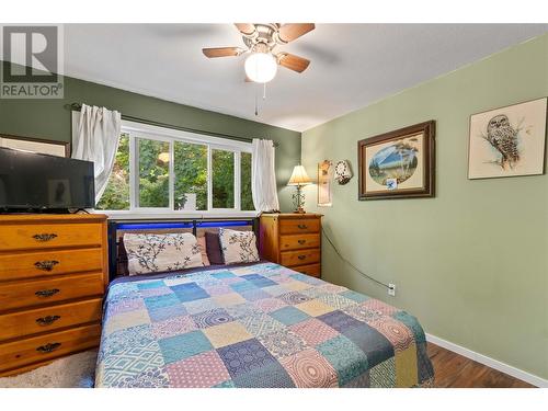 5951 71 Avenue Ne, Salmon Arm, BC - Indoor Photo Showing Bedroom