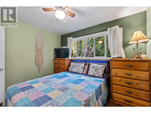 5951 71 Avenue Ne, Salmon Arm, BC - Indoor Photo Showing Bedroom