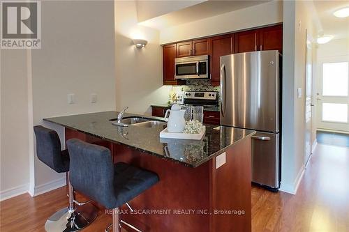 302 - 8 Brandy Lane Drive, Collingwood, ON - Indoor Photo Showing Kitchen