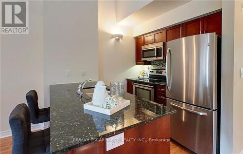 302 - 8 Brandy Lane Drive, Collingwood, ON - Indoor Photo Showing Kitchen