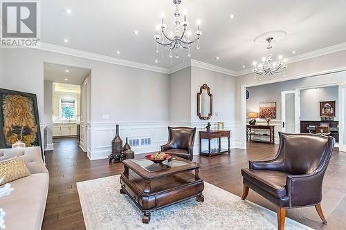 228 Tweedsdale Crescent, Oakville, ON - Indoor Photo Showing Living Room