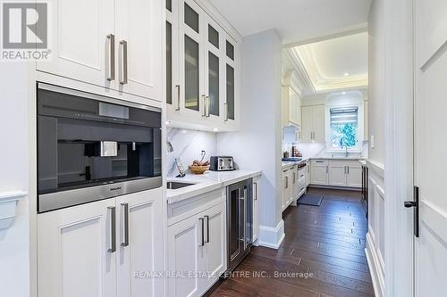 228 Tweedsdale Crescent, Oakville, ON - Indoor Photo Showing Kitchen