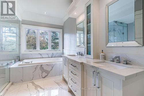 228 Tweedsdale Crescent, Oakville, ON - Indoor Photo Showing Bathroom