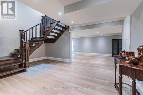 228 Tweedsdale Crescent, Oakville, ON - Indoor Photo Showing Other Room