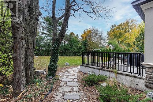 228 Tweedsdale Crescent, Oakville, ON - Outdoor