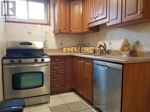 84 Denbigh Crescent, Toronto, ON - Indoor Photo Showing Kitchen