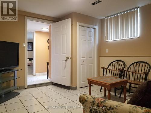 84 Denbigh Crescent, Toronto, ON - Indoor Photo Showing Other Room