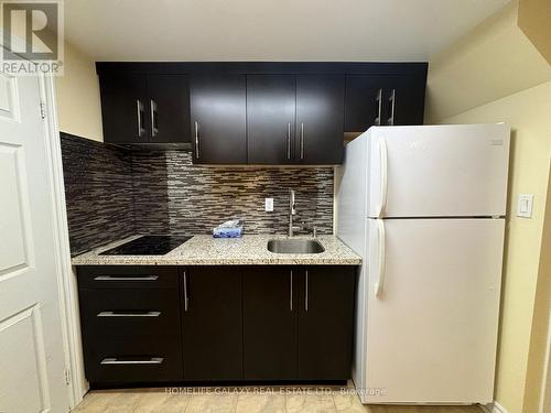 45 Hornchurch Crescent, Markham, ON - Indoor Photo Showing Kitchen With Upgraded Kitchen