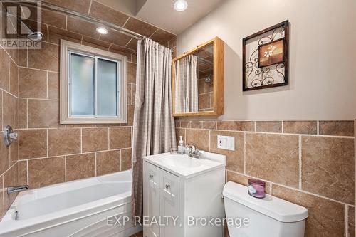 1332 Canvey Crescent S, Mississauga, ON - Indoor Photo Showing Bathroom