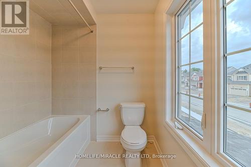 385 Beechwood Forest Lane, Gravenhurst, ON - Indoor Photo Showing Bathroom