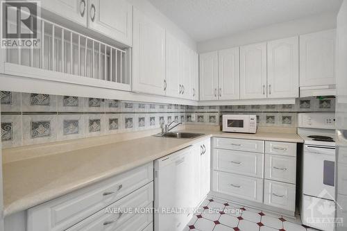 708 - 1100 Ambleside Drive, Ottawa, ON - Indoor Photo Showing Kitchen