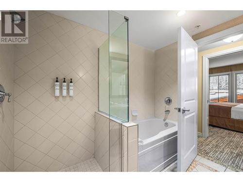 3250 Village Way Unit# 1407C, Sun Peaks, BC - Indoor Photo Showing Bathroom