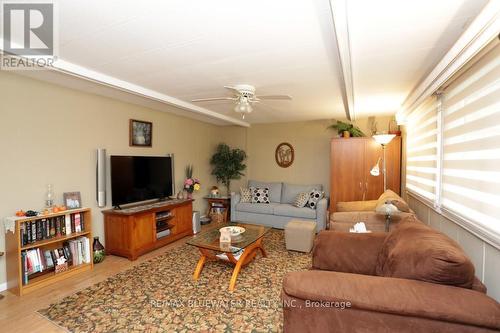 83 Dunes Drive, Lambton Shores (Grand Bend), ON - Indoor Photo Showing Living Room