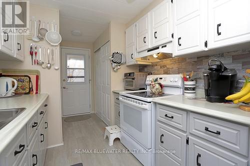 83 Dunes Drive, Lambton Shores (Grand Bend), ON - Indoor Photo Showing Kitchen