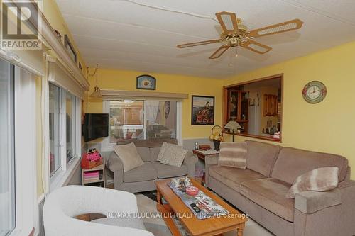 83 Dunes Drive, Lambton Shores (Grand Bend), ON - Indoor Photo Showing Living Room