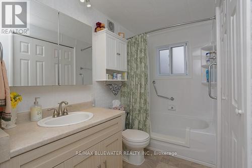 83 Dunes Drive, Lambton Shores (Grand Bend), ON - Indoor Photo Showing Bathroom