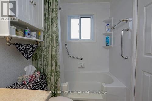 83 Dunes Drive, Lambton Shores (Grand Bend), ON - Indoor Photo Showing Bathroom