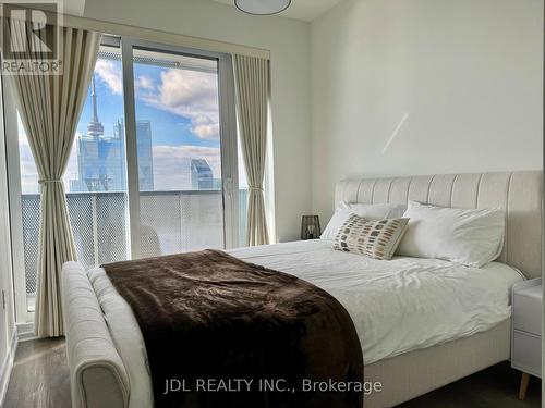 5811 - 55 Cooper Street, Toronto, ON - Indoor Photo Showing Bedroom