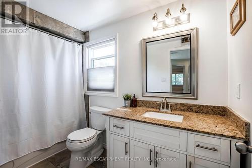 1098 Stephenson Drive, Burlington, ON - Indoor Photo Showing Bathroom