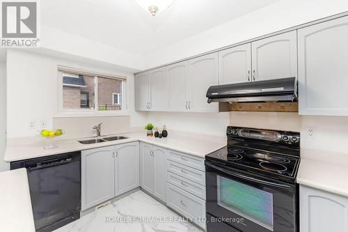 1030 Old Oak Drive, Oakville, ON - Indoor Photo Showing Kitchen With Double Sink