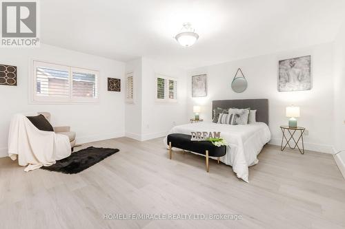 1030 Old Oak Drive, Oakville, ON - Indoor Photo Showing Bedroom