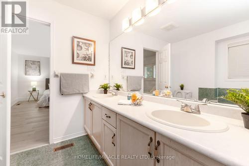 1030 Old Oak Drive, Oakville, ON - Indoor Photo Showing Bathroom