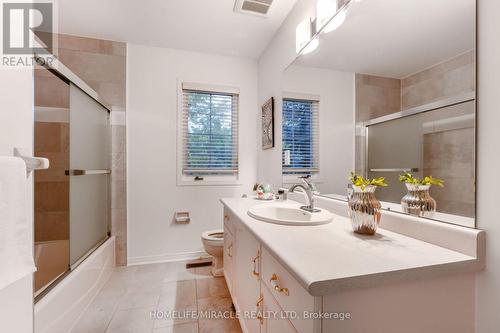 1030 Old Oak Drive, Oakville, ON - Indoor Photo Showing Bathroom