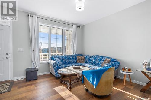 349 Brighton Boulevard, Saskatoon, SK - Indoor Photo Showing Living Room