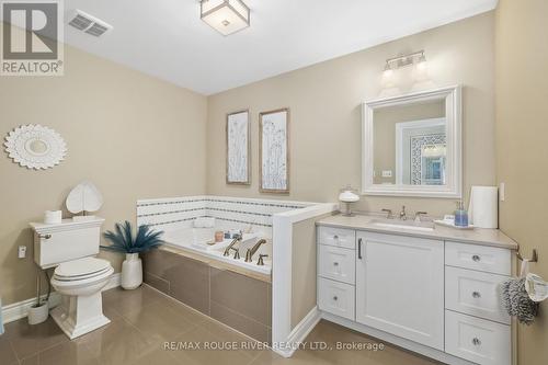 99 Greenaway Circle, Port Hope, ON - Indoor Photo Showing Bathroom