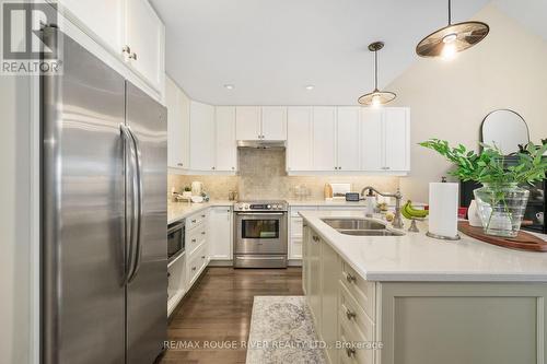 99 Greenaway Circle, Port Hope, ON - Indoor Photo Showing Kitchen With Double Sink With Upgraded Kitchen