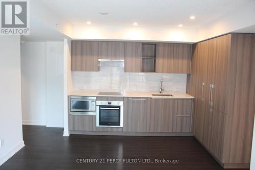 803 - 19 Bathurst Street, Toronto, ON - Indoor Photo Showing Kitchen