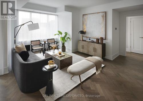 509 - 455 Wellington Street W, Toronto, ON - Indoor Photo Showing Living Room