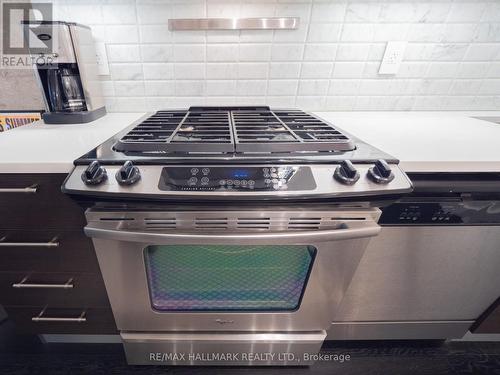 526 - 90 Broadview Avenue, Toronto, ON - Indoor Photo Showing Kitchen