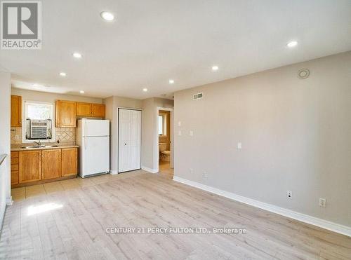 Coach - 38 Milroy Lane, Markham, ON - Indoor Photo Showing Kitchen