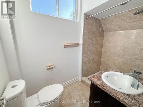 57 Gladman Avenue, Newmarket, ON - Indoor Photo Showing Bathroom