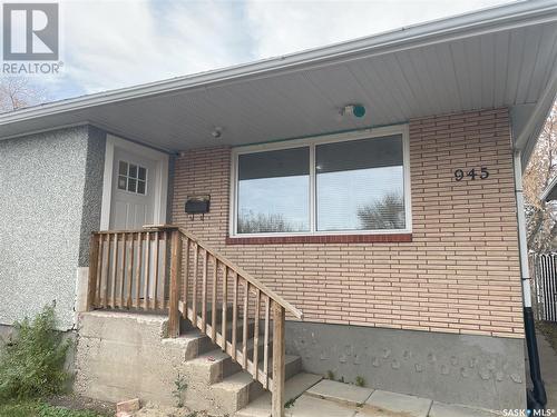 945 Cameron Street, Regina, SK - Outdoor With Exterior