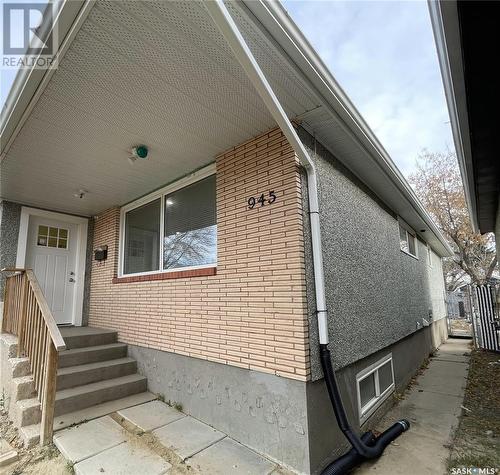 945 Cameron Street, Regina, SK - Outdoor With Exterior